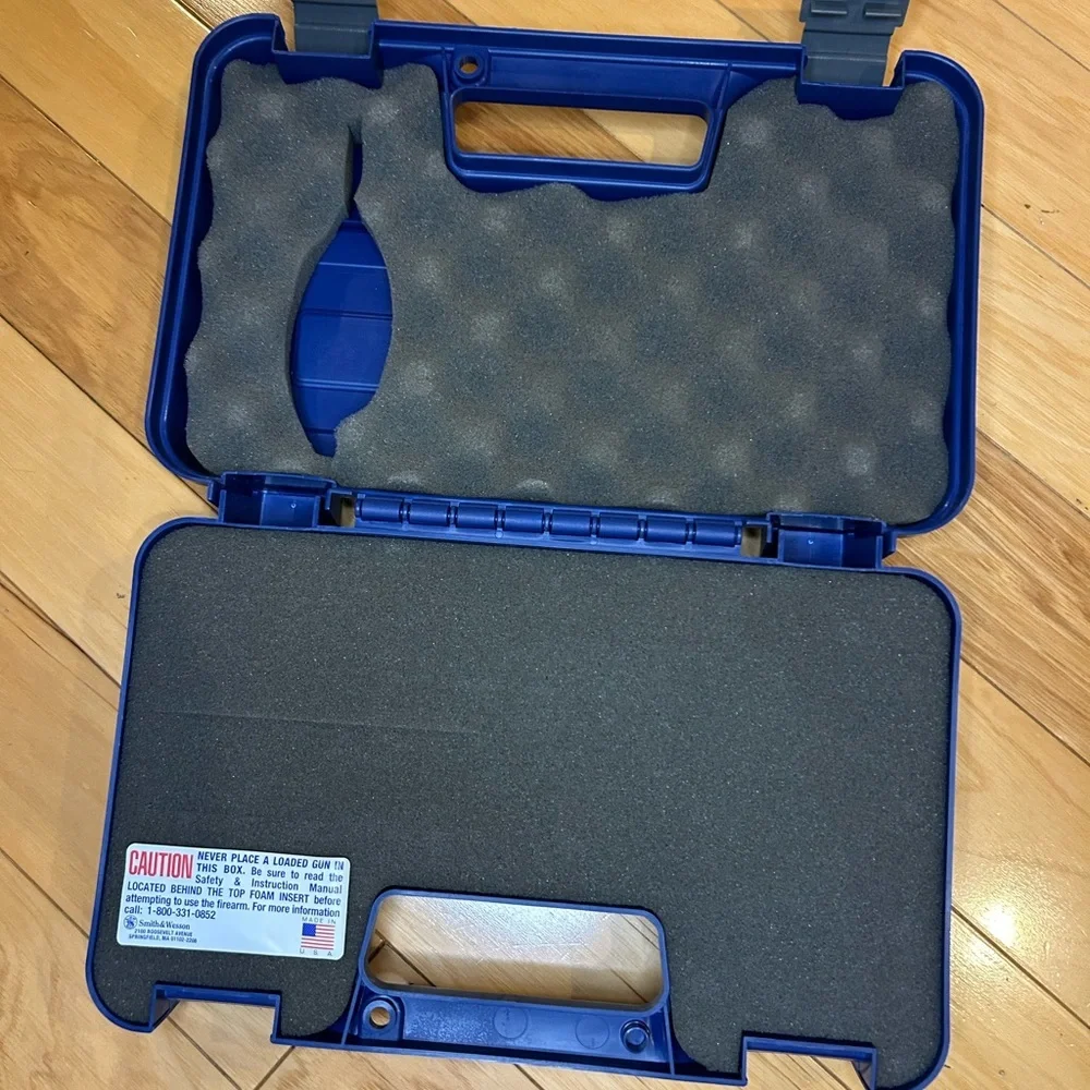 Smith & Wesson Plastic Pistol Gun Carry Hard Case